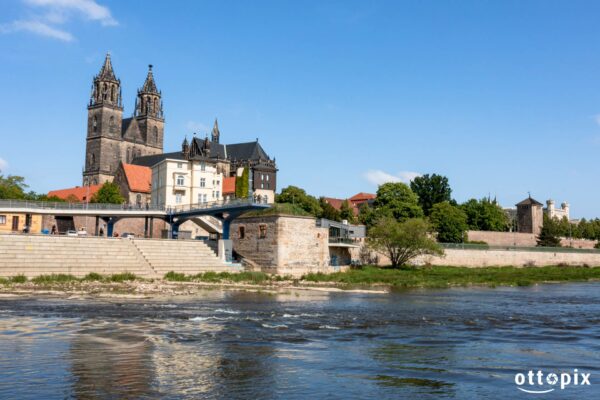 Domfelsen Magdeburg Geisteinsformation am Dom Ottopix.de
