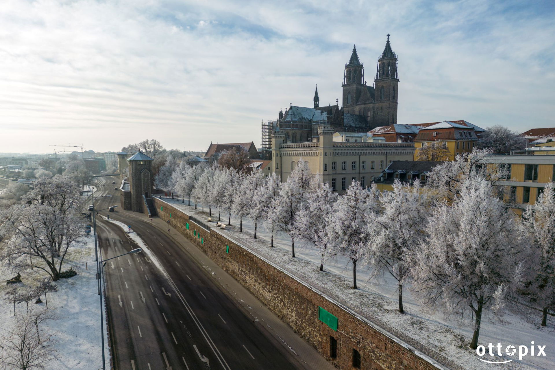 Eissturm In Sachsen-Anhalt: Schneefall Und Glatteis Verursachen ...